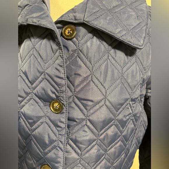 Lands End navy quilted jacket. Size M like new smoke free home - Picture 2 of 5